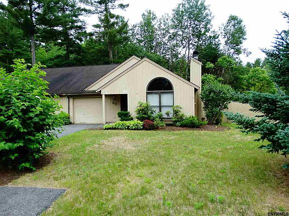 2nd image of 30 Margaret Dr