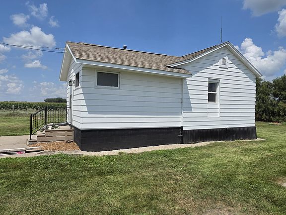 3rd image of 1533 Elder Ave