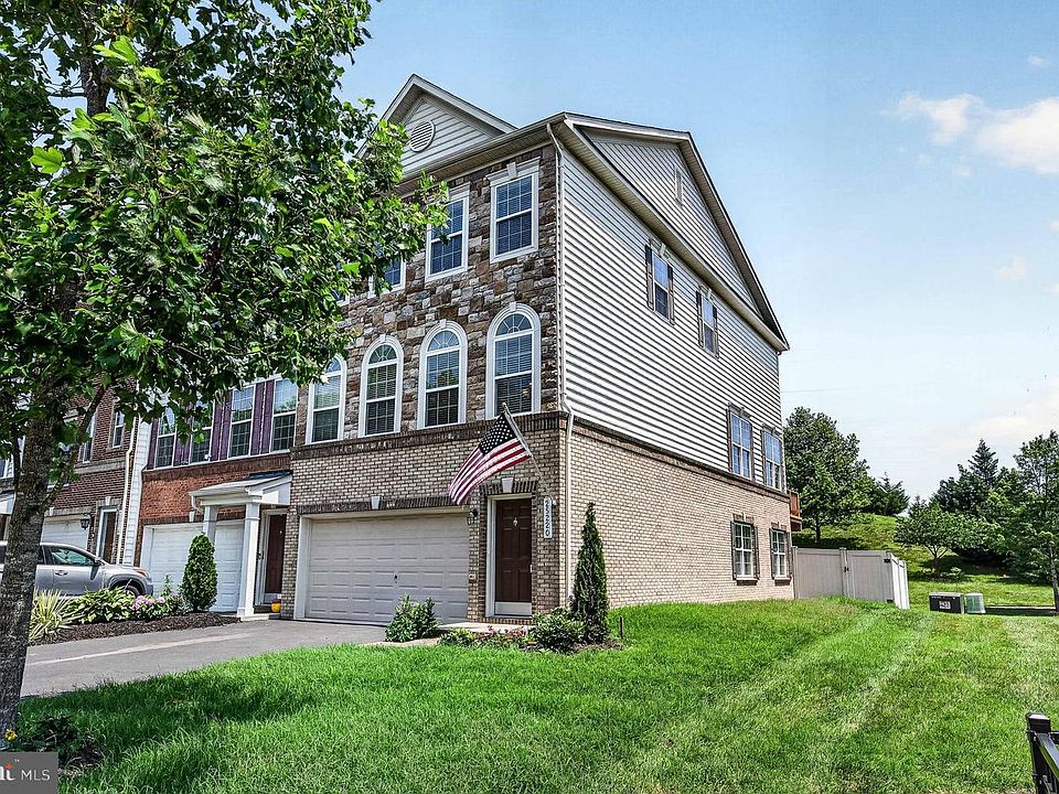 1st image of 25220 Prairie Fire Sq