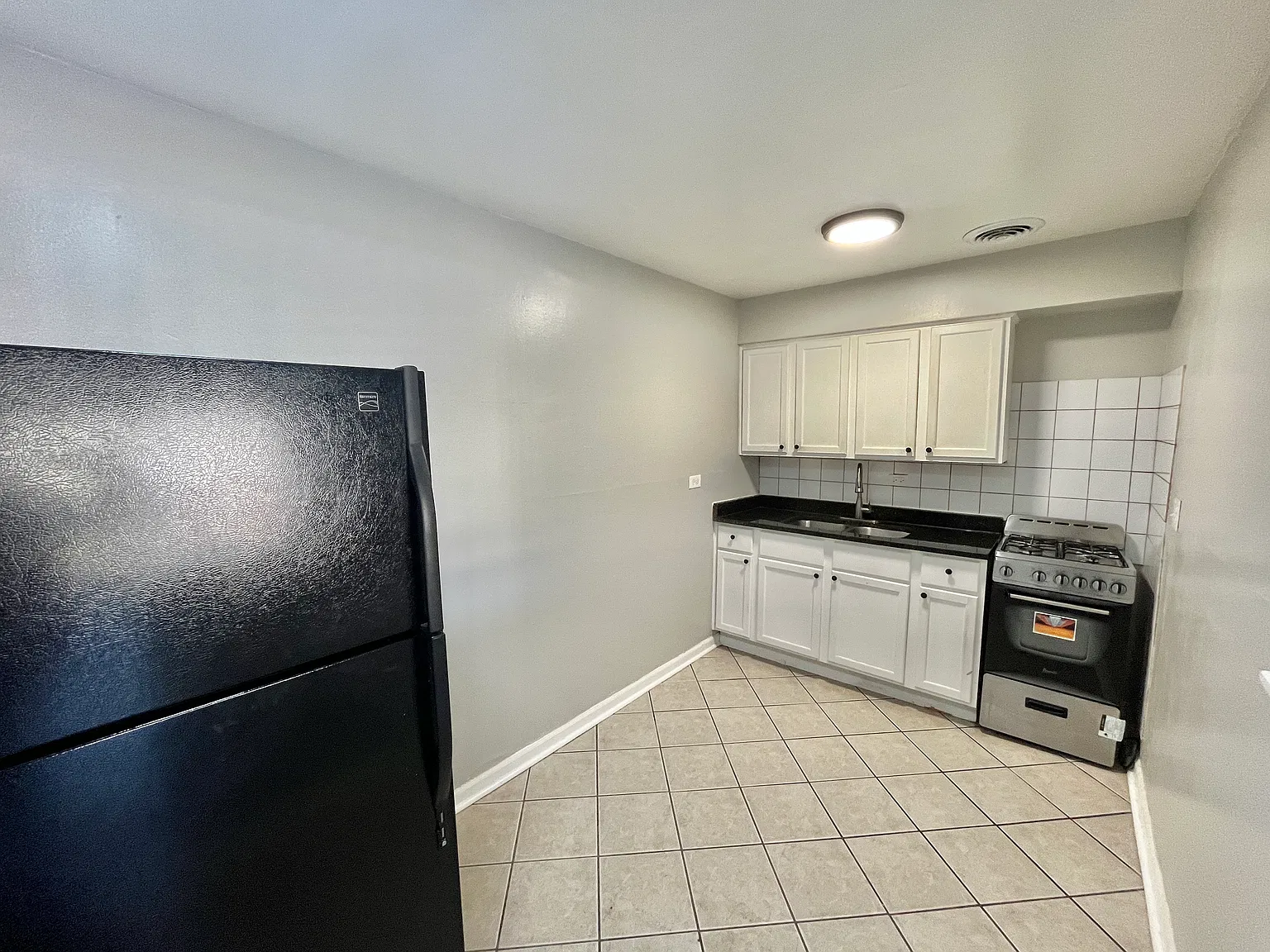 1 bed, 600 sqft, $1,000 — Photo 1