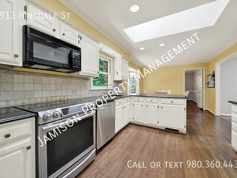 2913 Hinsdale St — Photo 13