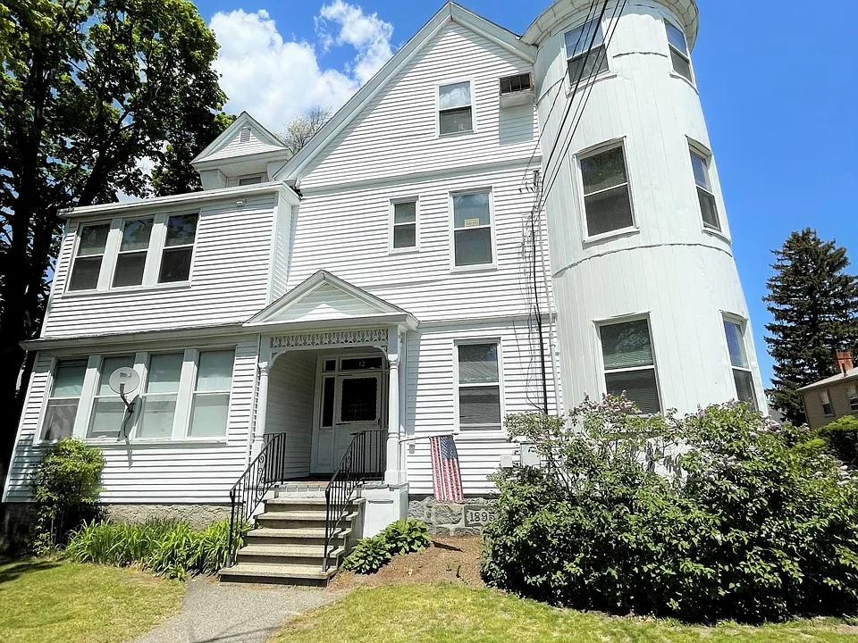 12 Muirhead St #2R
