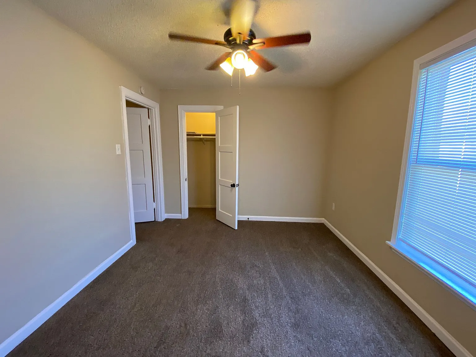 2309 S Park St — Photo 4