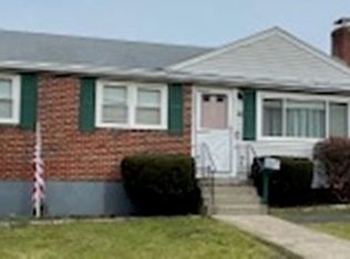 39 Woodcliff Rd, Holbrook, MA 02343