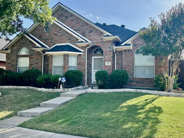 808 Pinnacle Cir, Lewisville, TX 75077