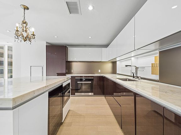 5th image of 135 W 52nd St APT 26A