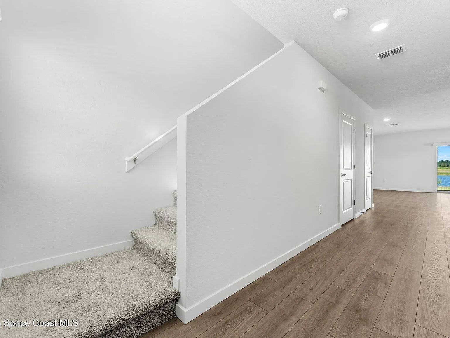 3 bed, 2.5 bath, 1613 sqft, $2,400 — Photo 4