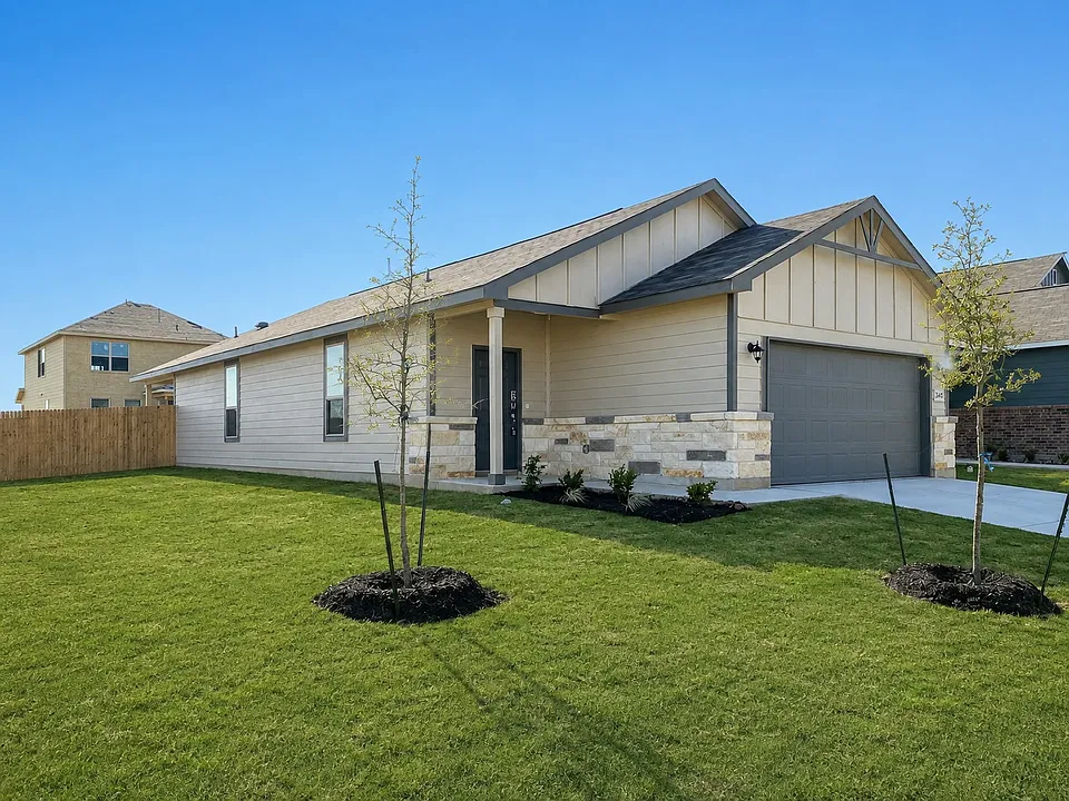 2445 Ayers Dr