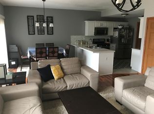 2033 Anjali Way APT 4, Machesney Park, IL 61115