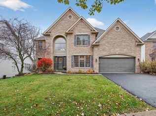 910 Tipperary St, Gilberts, IL 60136