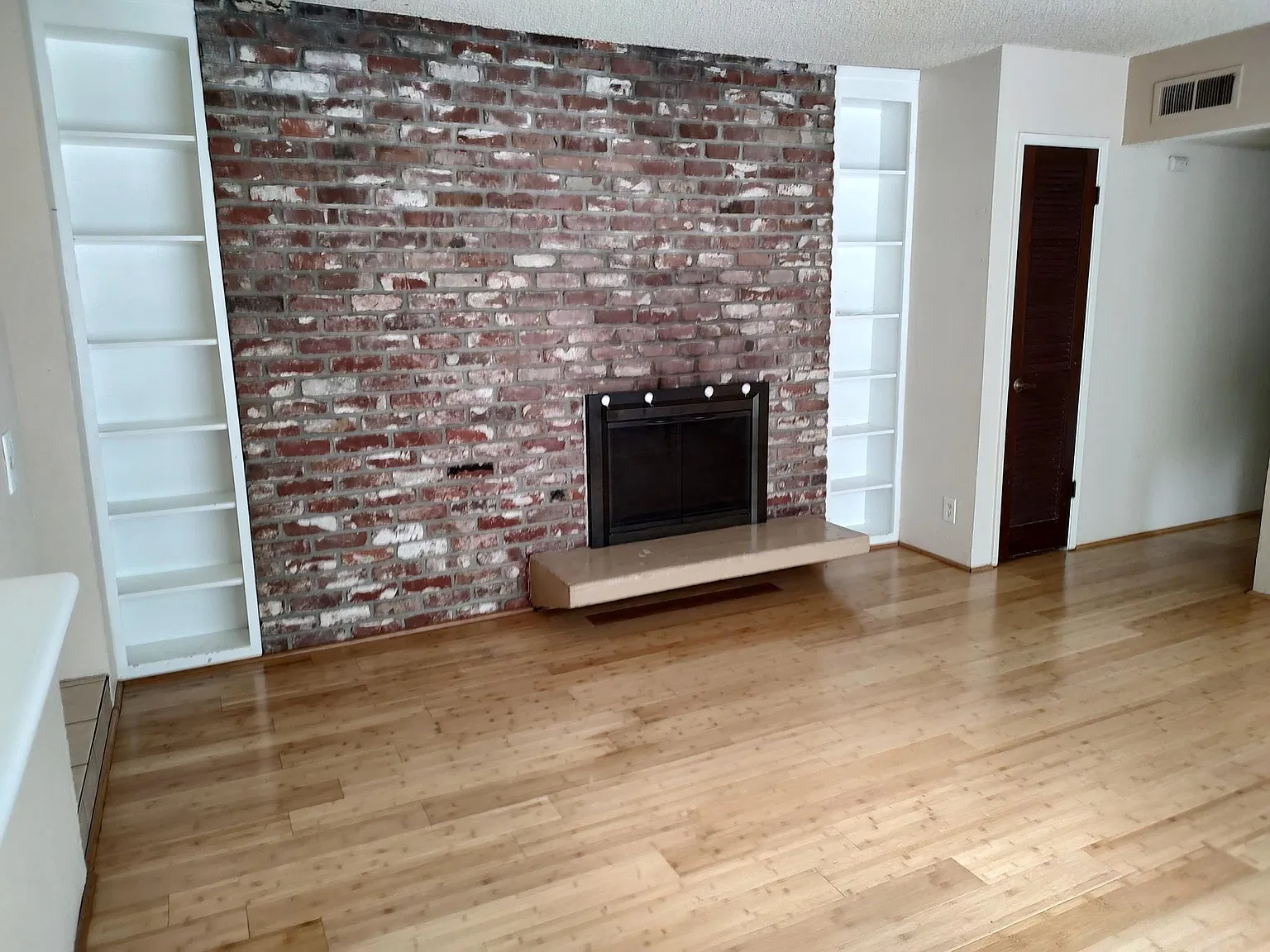 2 bed, 800 sqft, $1,745 — Photo 2