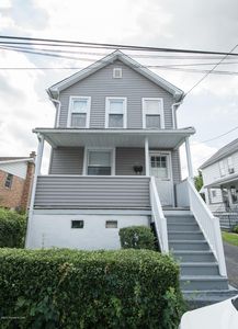 176 Almond Ln, Wilkes Barre, PA, 18702