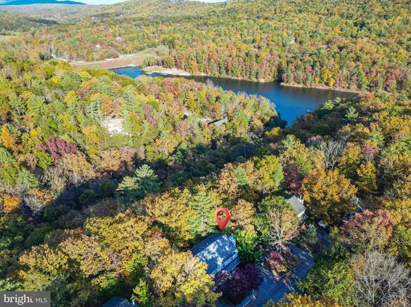 547 King St #17B, Basye, VA 22810