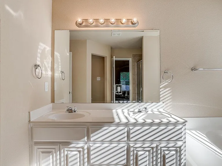 2230 Cancun Dr — Photo 14
