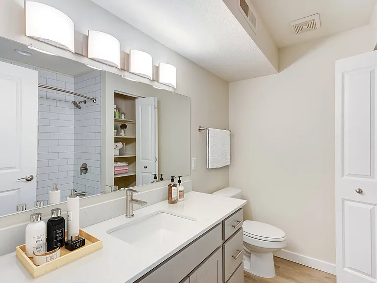 Golfview Apartments — Photo 43