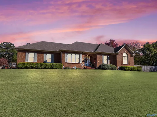 15030 Capstone Ln, Athens, AL 35613