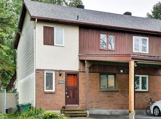 571 Seyton Dr, Ottawa, ON K2H9B5