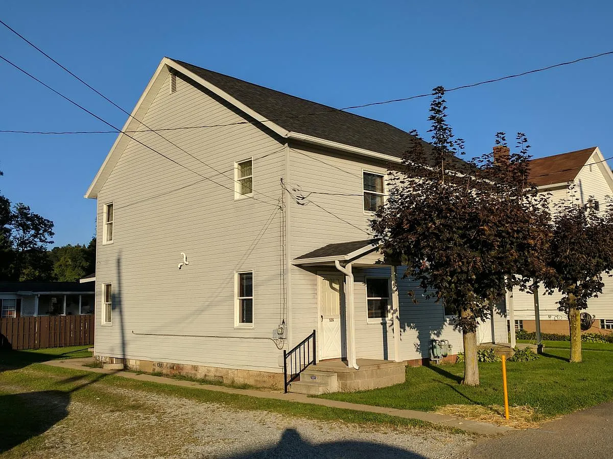 526 Walnut St photo 1