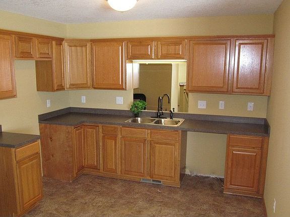 Light and bright kitchen 