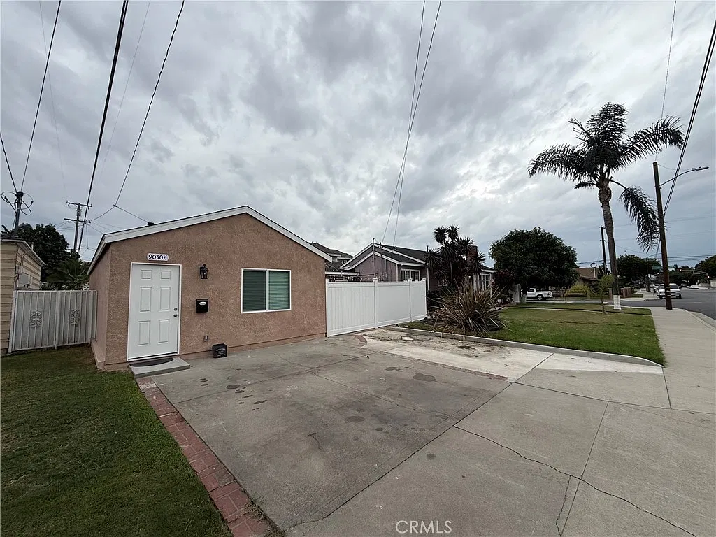2 bed, 733 sqft, $2,750 — Photo 3