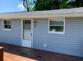 15 Sperring Ln #4, Claysville, PA 15323