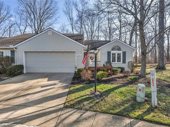 9685 Southview Ct, Strongsville, OH 44136