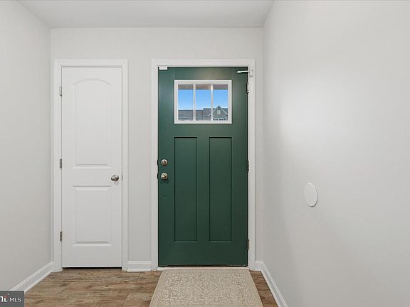 4th image of 227 Magellan Dr
