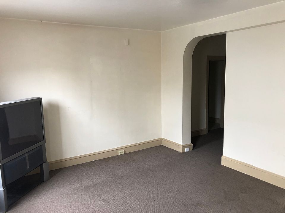 1st image of 133-135 S 8th St #2