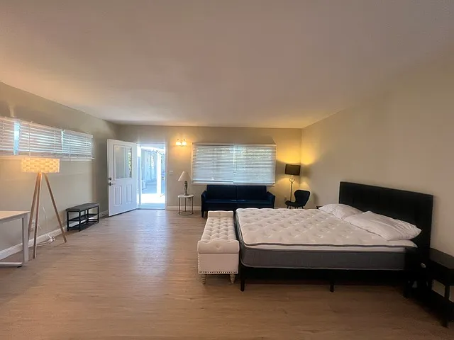 Studio, 500 sqft, $2,150 — Photo 4
