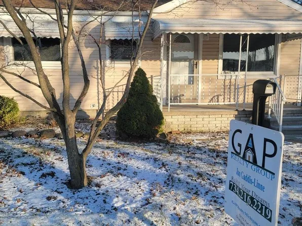 17107 Matthews St, Riverview, MI 48193