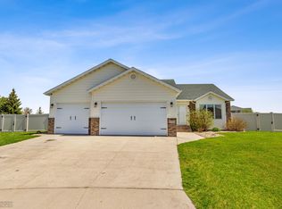 720 41st Ave S, Moorhead, MN 56560