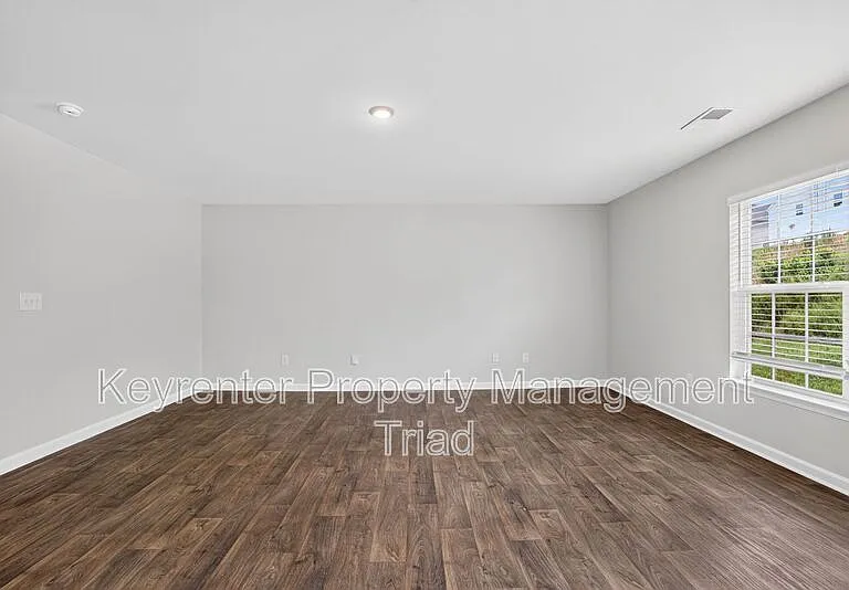 5109 Black Forest Dr — Photo 9