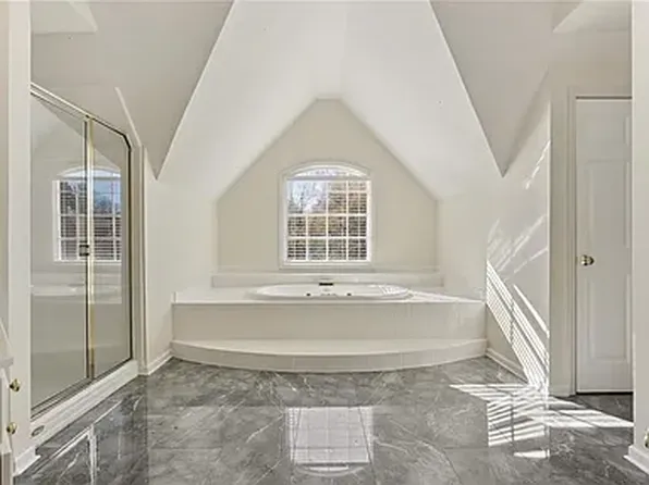 315 Commons Gate Ct, Roswell, GA 30075