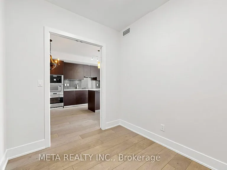 200 Bloor St W #2502 — Photo 38