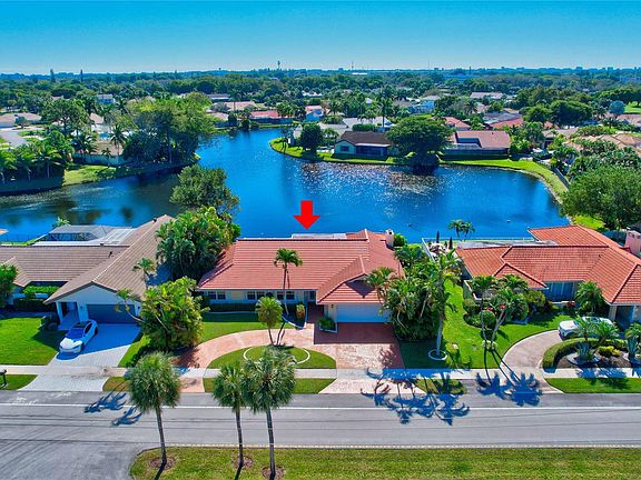 2nd image of 2322 Country Club Boulevard