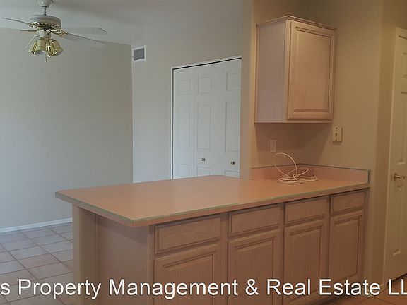 3rd image of 14025 N Sussex Pl
