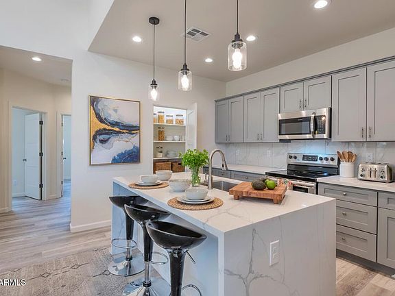 4th image of 14825 S CHARCO Road