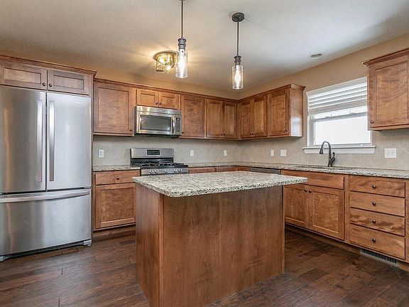 5th image of 4601 Maple Leaf Dr