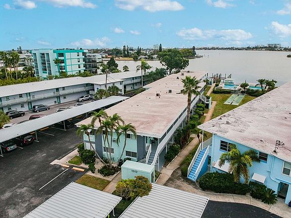 3rd image of 1840 Shore Dr S APT 9
