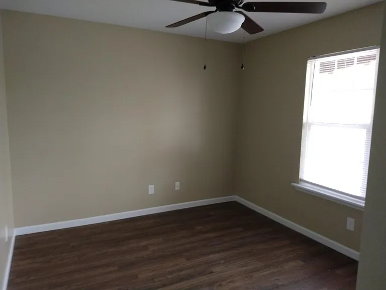 3880 Simpson Rd E — Photo 8