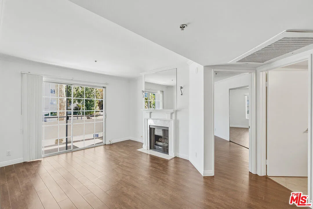 2 bed, 2.0 bath, 870 sqft, $2,800 — Photo 4