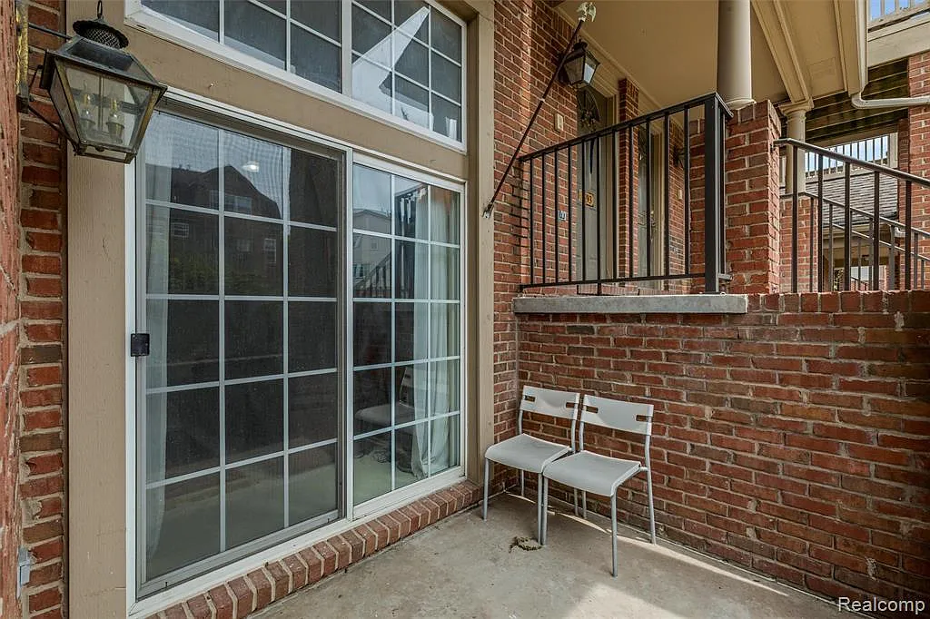2 bed, 960 sqft, $2,000 — Photo 4