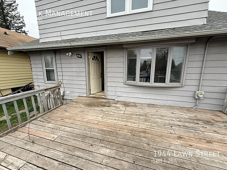 1944 Lawn St — Photo 25