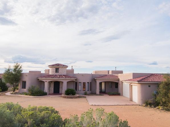 104 Camino Manzano