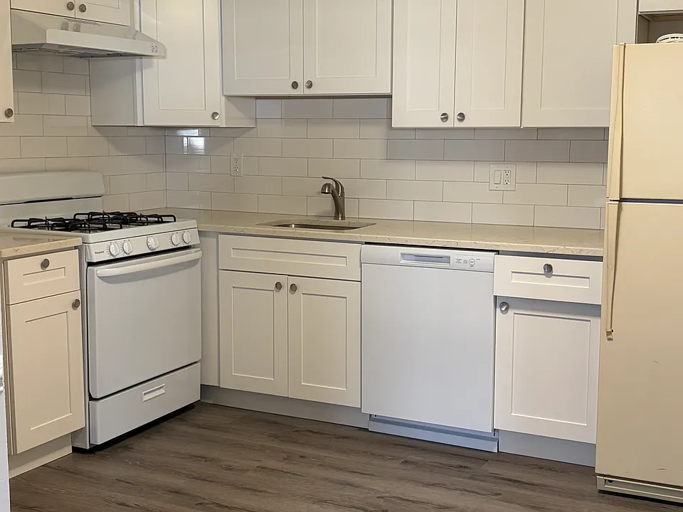 newly renovated kitchen
new dishwasher