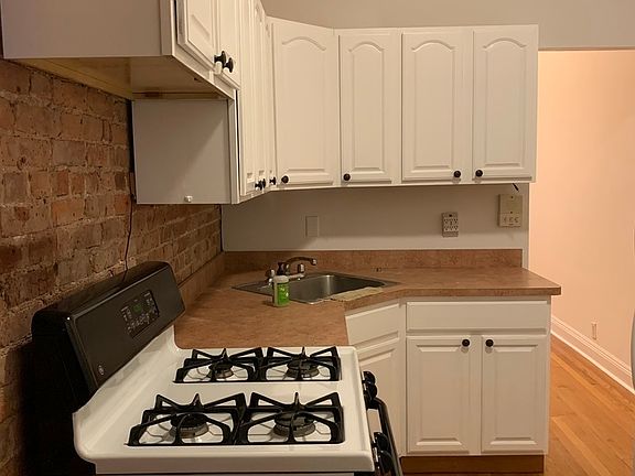 3rd image of 536 11th St APT 1