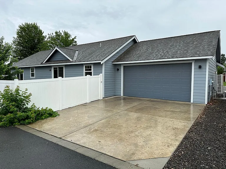 108 W Greenfield Ave — Photo 1