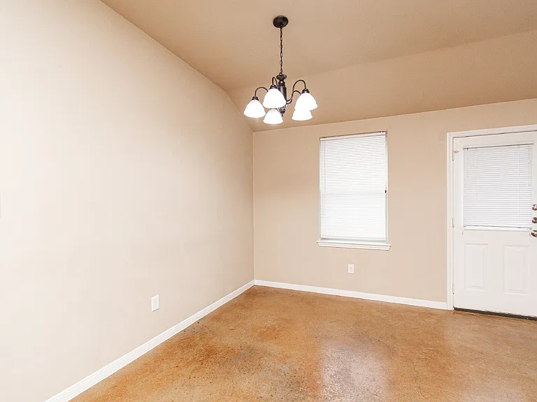 4403 Cambridge Dr #B — Photo 6