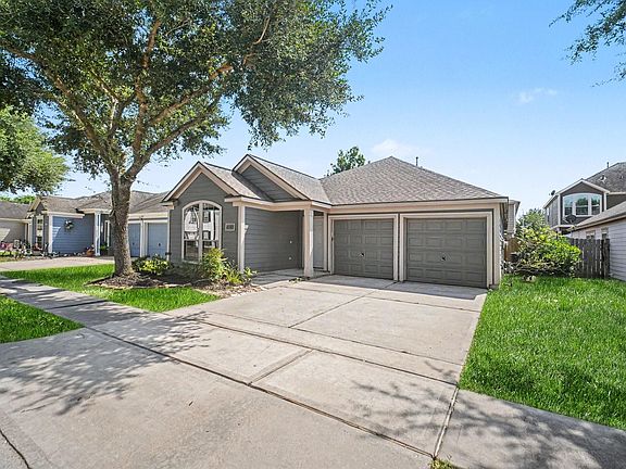 2nd image of 16523 Strathmore Manor Ln