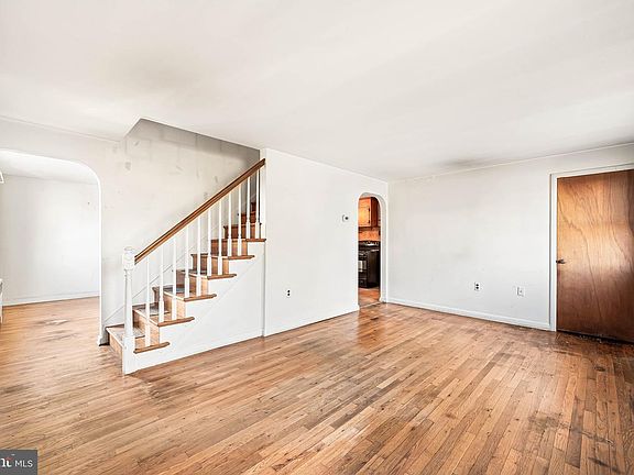 4th image of 3 Elm Ave